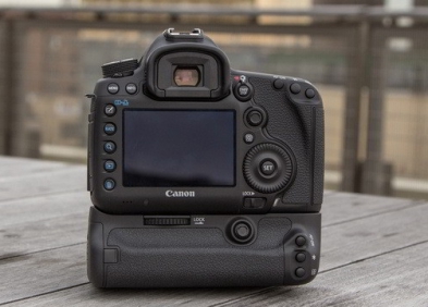 Canon 5D3 có wifi không? Những ai nên chọn máy này