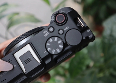 Canon R50V có chống rung không? Lựa chọn tốt nhất cho vlogger?