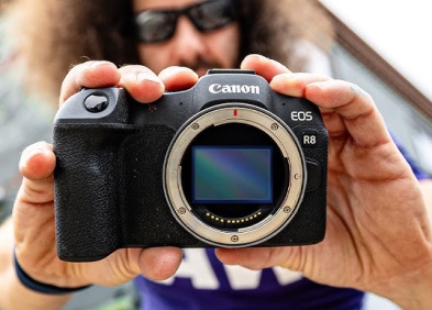 Canon R8 Ra Mắt Khi Nào? Có Đáng Mua Hay Không?