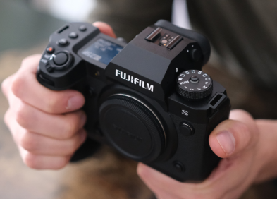 Máy ảnh Fujifilm XH2S: Có phù hợp để chụp du lịch?