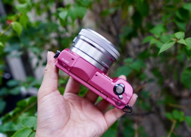 Sony A5000: Hơn 10 năm ra mắt có còn đáng mua?