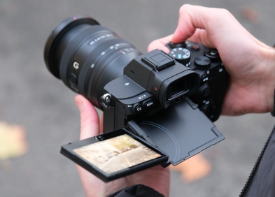 Review Sony A7 Mark V: Máy ảnh mirrorless Full-frame mới được ra mắt